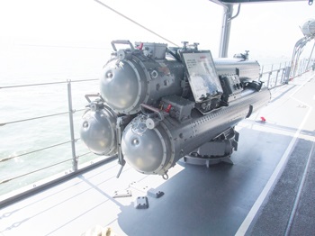 ６８式３連装短魚雷発射管